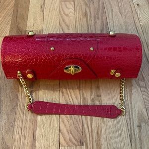 NWOT Red Snakeskin Wine Purse 🍷 👛